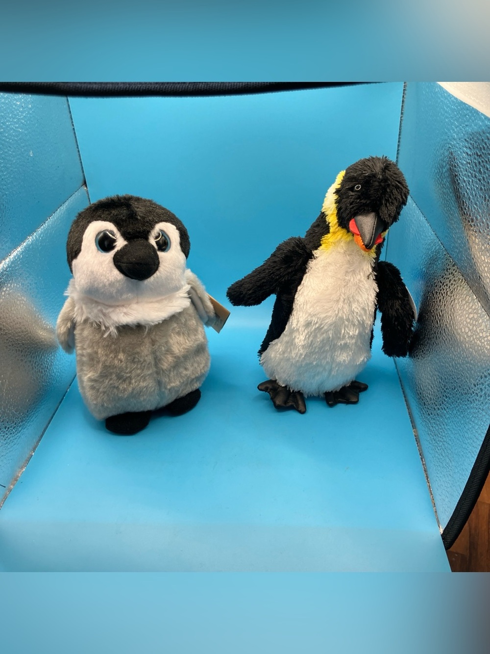 lot of 2 seaworld penguins plushes with tags